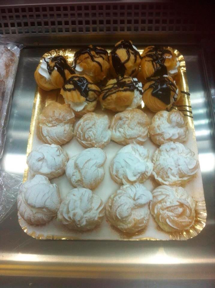 Pastelería Forn de C'al Rei dulces en bandeja